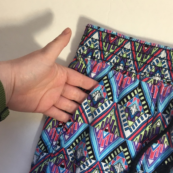 Arizona Jean Co. | Multicolor Tribal Print Shorts, Juniors Small - Picture 5 of 7